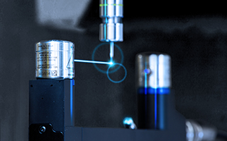 NC4+ Blue laserverktygsinställaren mäter ett litet verktyg